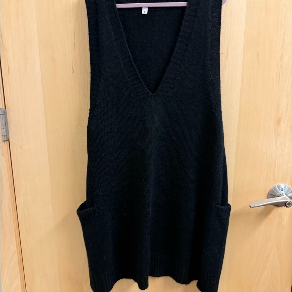Black V-Neck Knit Sweater Vest Dress with Front Pockets